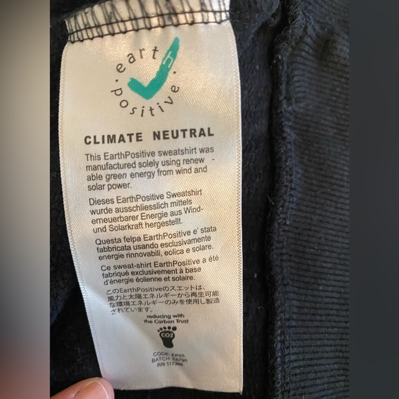 Crewneck sweatshirt. - Picture 5 of 6